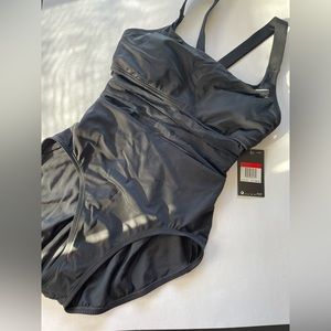 Nike women’s one-piece bathing suit size large - nwt